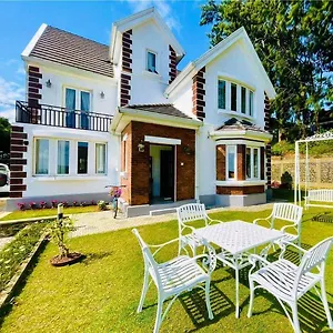 Little England By Regus Guest house